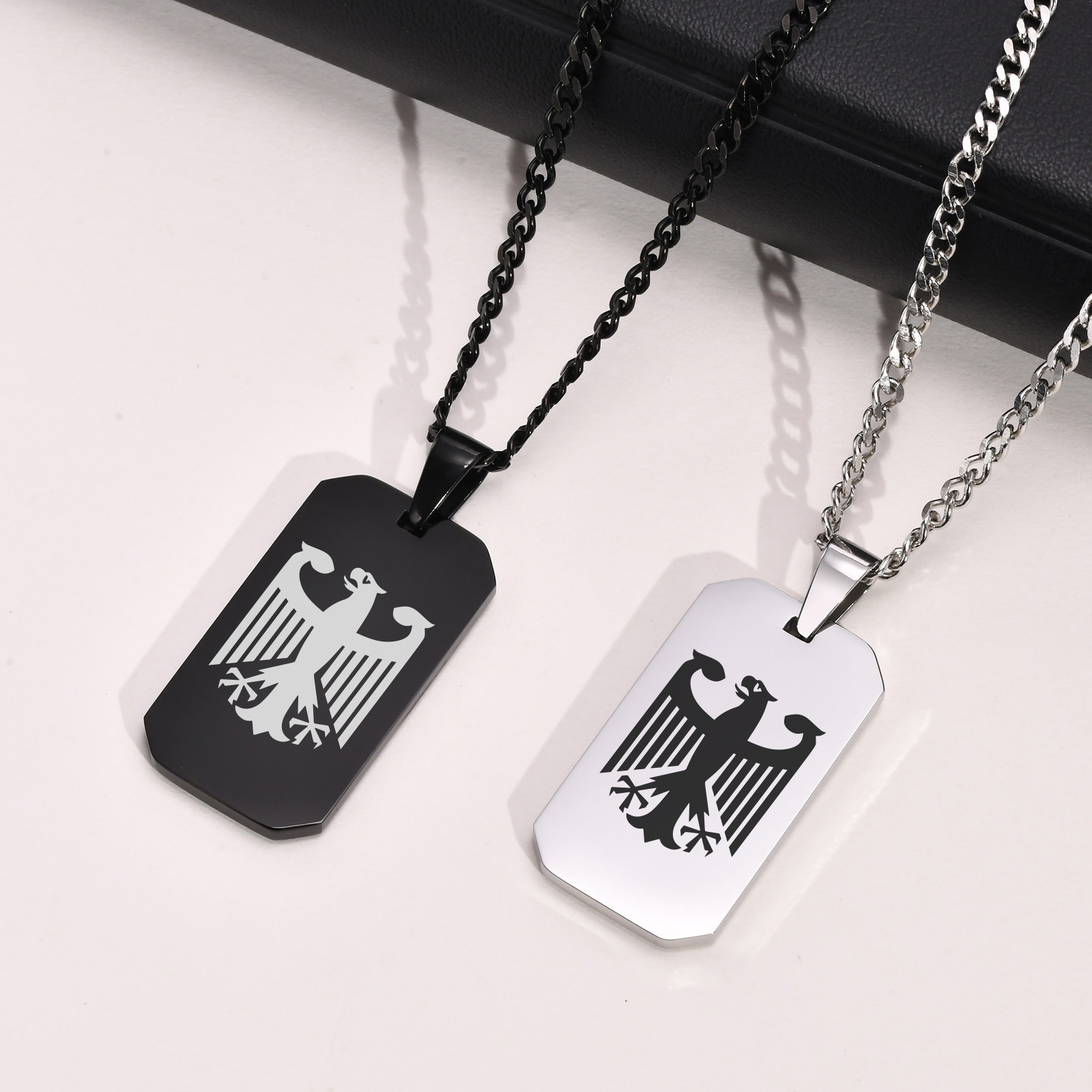 Mens Dog Tag Necklace - Collares cuadrados de águila alemana para