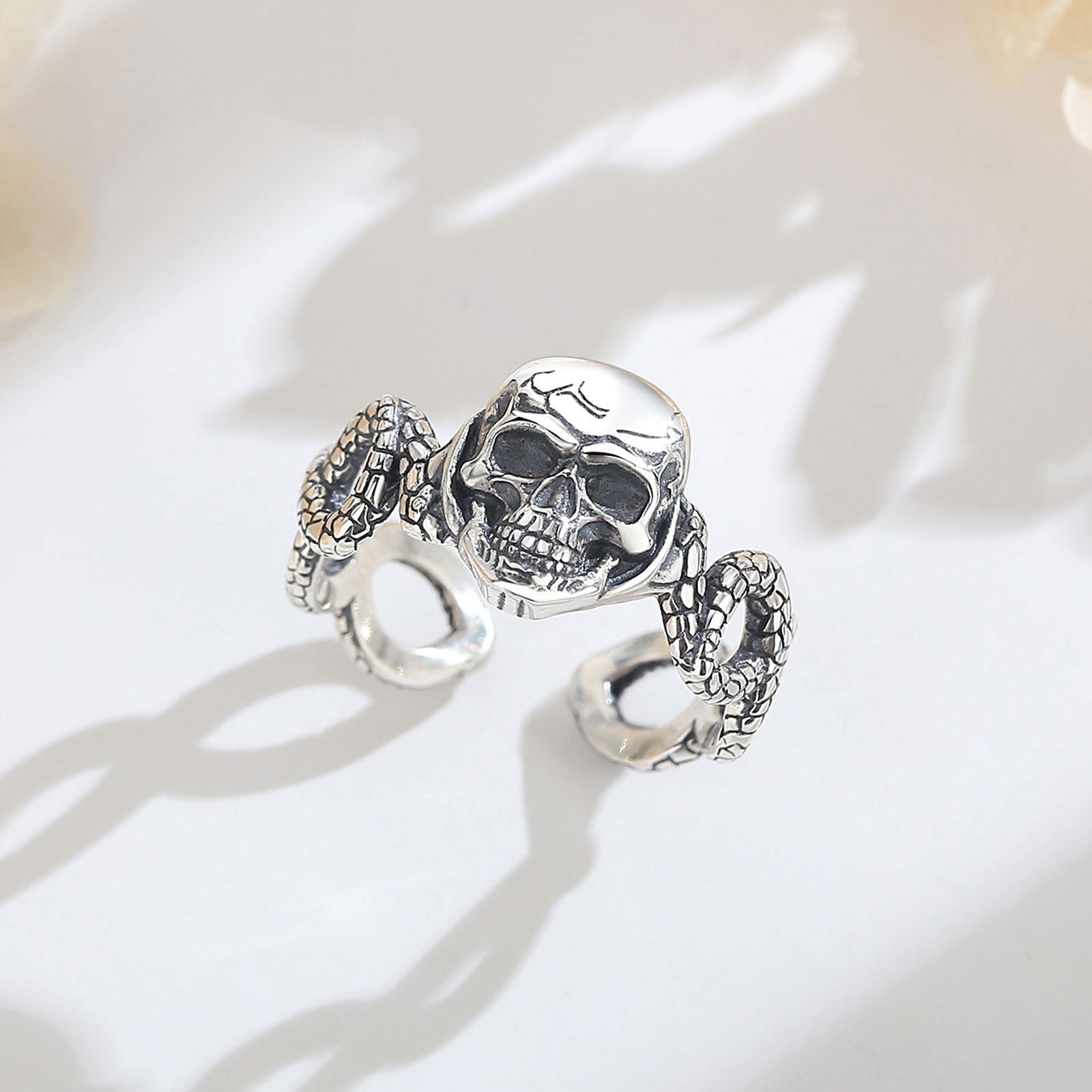 AEONSLOVE Anillo Ajustable de  - Gothic Skull Ring reseña y precio